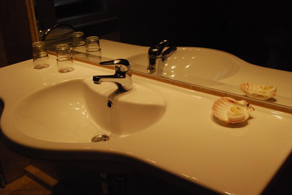 Boroka Apartmanhazak - Oereghaz Velem Zimmer foto