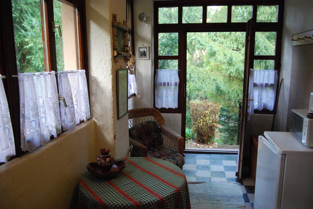Boroka Apartmanhazak - Oereghaz Velem Zimmer foto