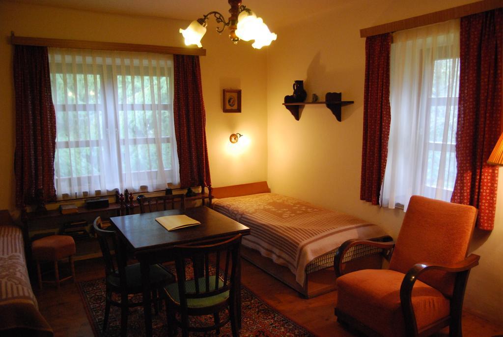 Boroka Apartmanhazak - Oereghaz Velem Zimmer foto