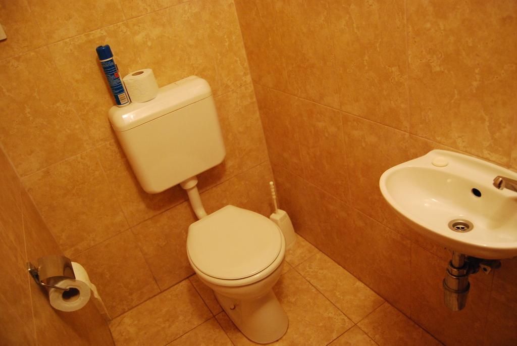 Boroka Apartmanhazak - Oereghaz Velem Zimmer foto